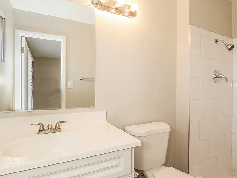 624 E Malibu Dr — Photo 5