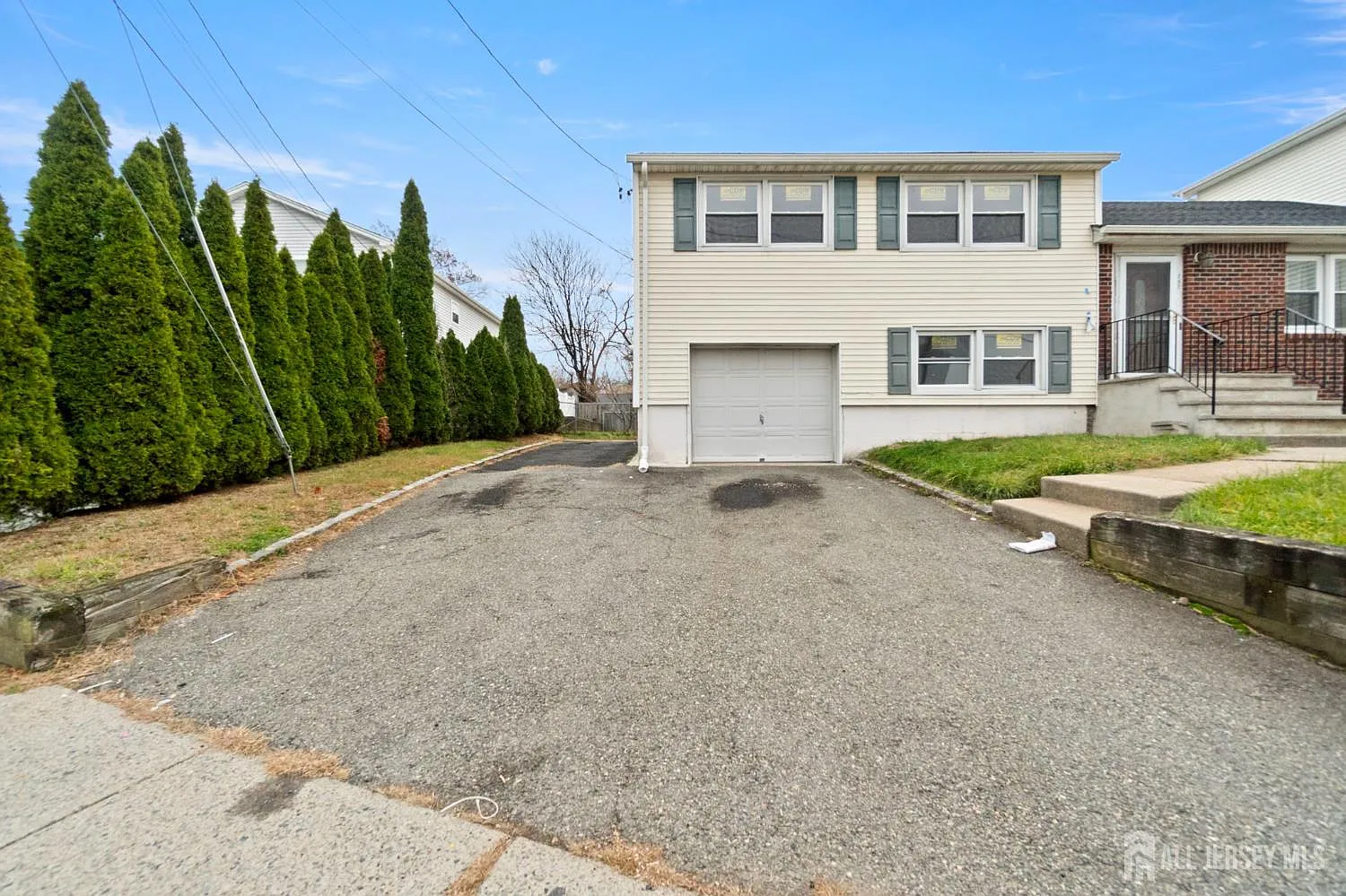 3 bed, 2.0 bath, $4,700 — Photo 1