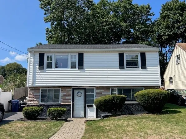 9 Desmond Rd, Mattapan, MA 02126