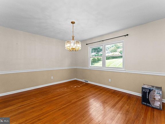 5th image of 208 Concord Ave