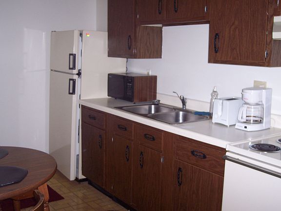 one bedroom kitchen
