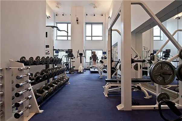 Sold by R New York | media 10