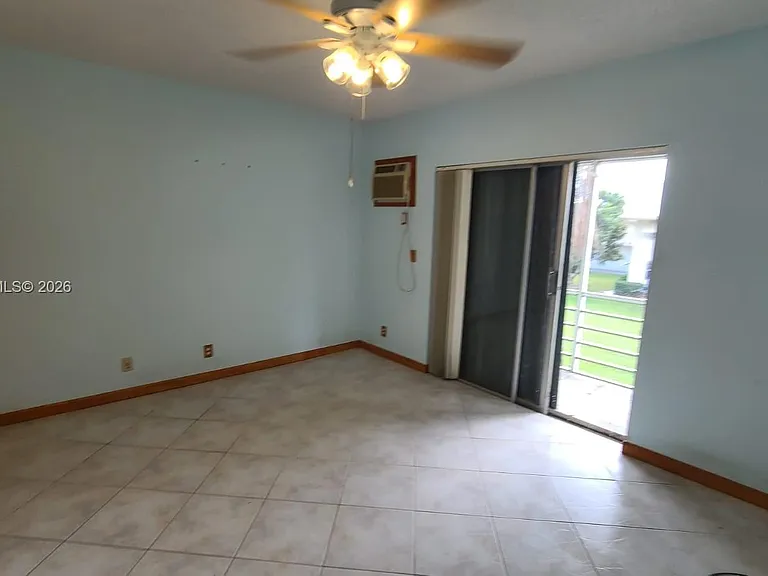 135 Coventry Pl #135-F — Photo 10