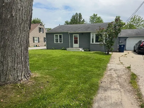 410 N 2nd St, Freeland, MI 48623