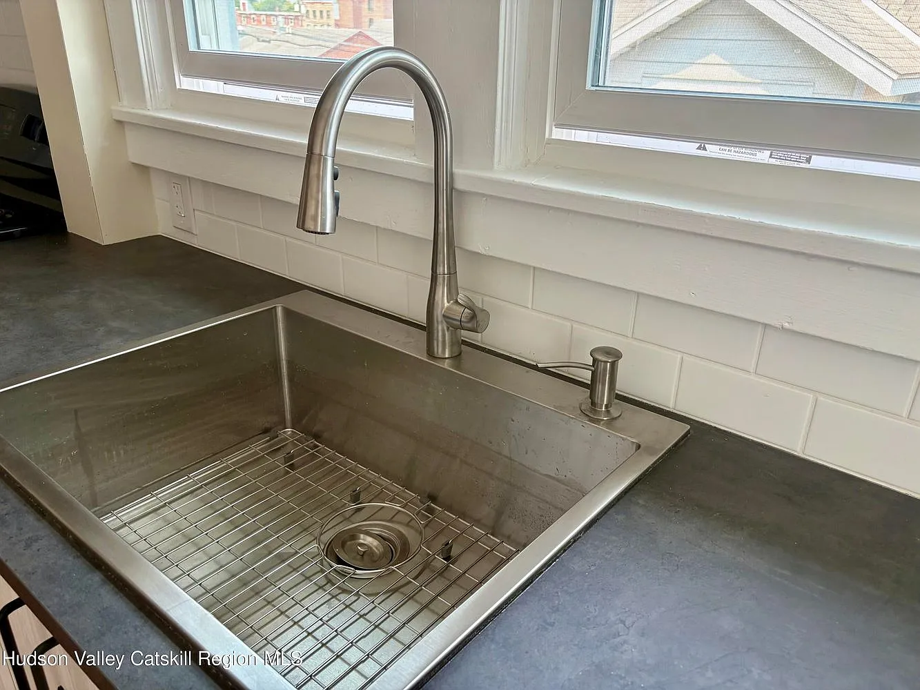 1 bed, 700 sqft, $1,500 — Photo 3