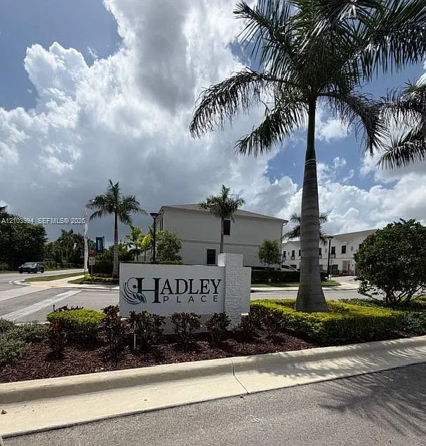 3 bed, 2.5 bath, $2,550 — Photo 2