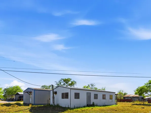 673 School, Poteet, TX 78065
