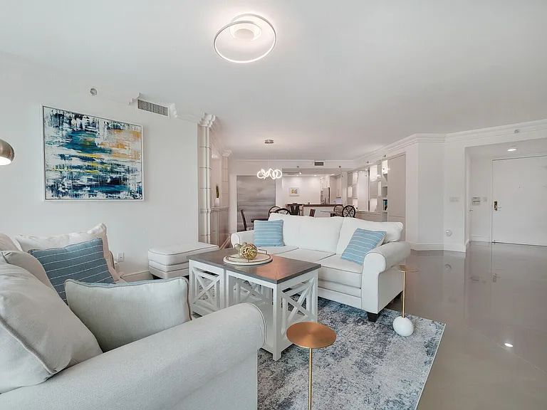 550 SE Mizner Blvd #B209 — Photo 6
