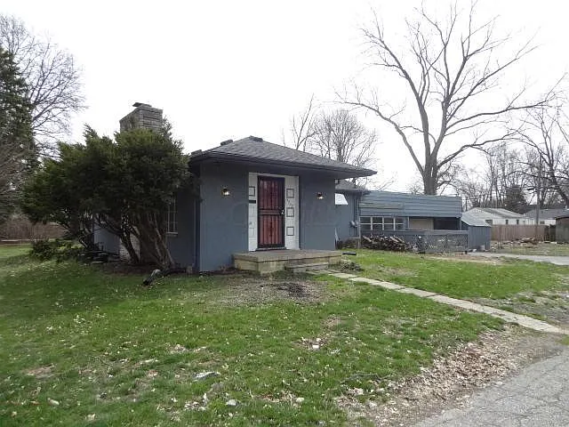 3907 E Mound St photo 1