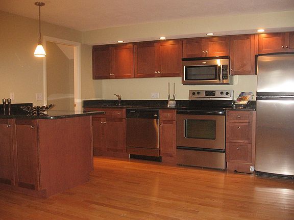 2nd image of 65 Woodlawn Ave APT 5