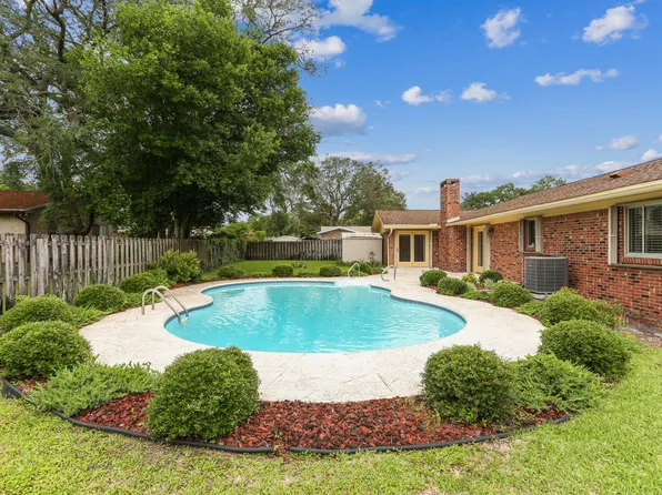 4 Earls Ct, Fort Walton Beach, FL 32547