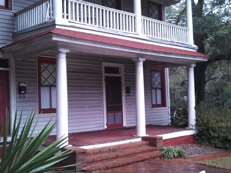 2217 Front Porch, Level 1