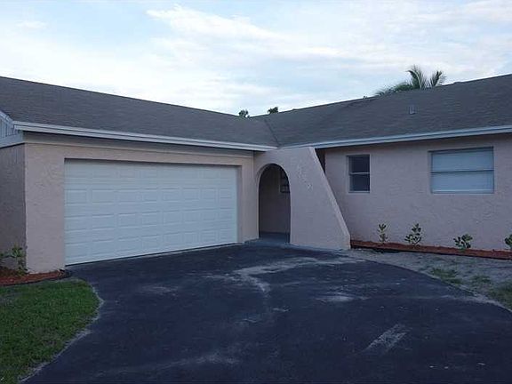 4th image of 8120 NW 45th St