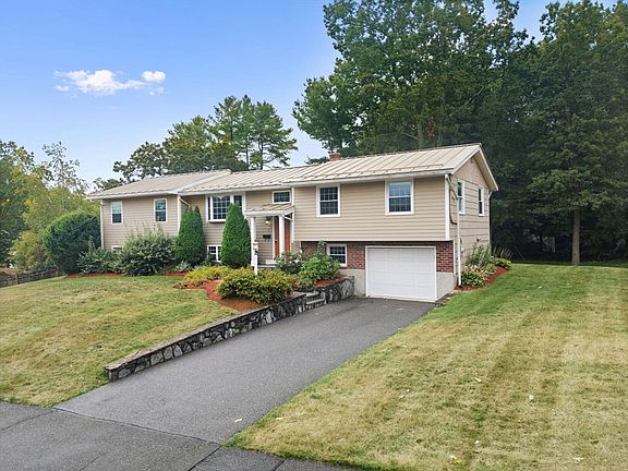 2nd image of 7 Livingston Dr