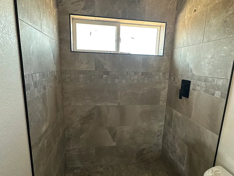 445 W Swain Rd — Photo 5