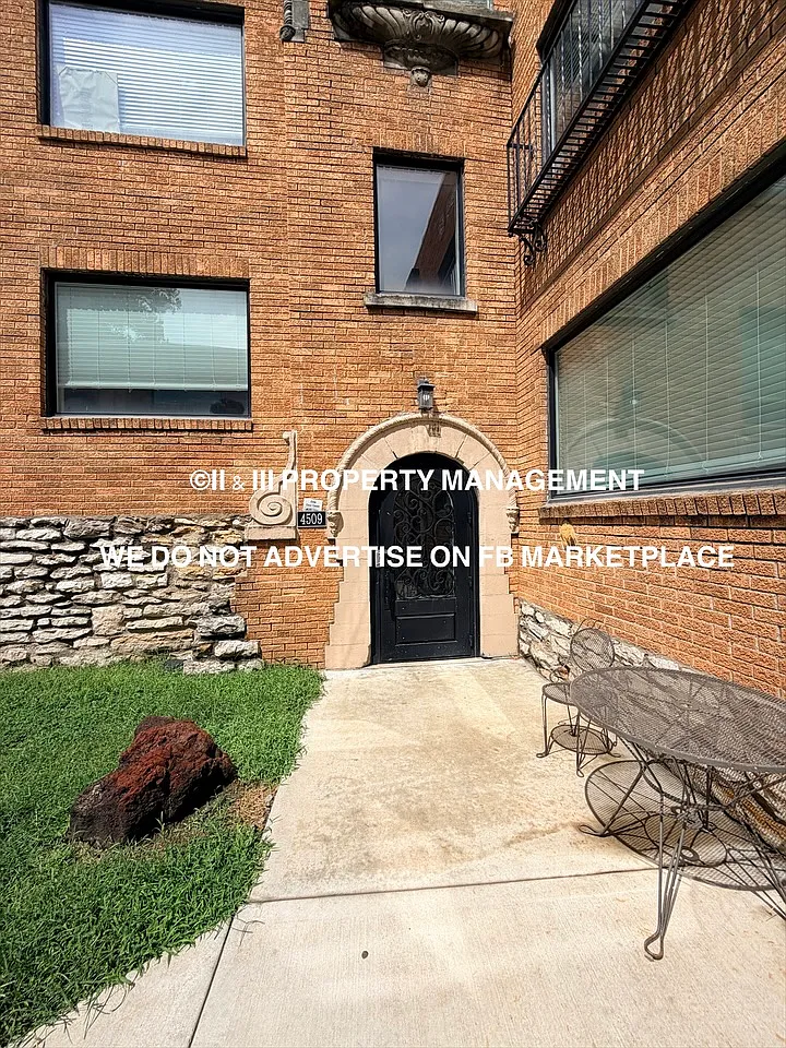 4507-4509 Roanoke Parkway - 02 — Photo 4