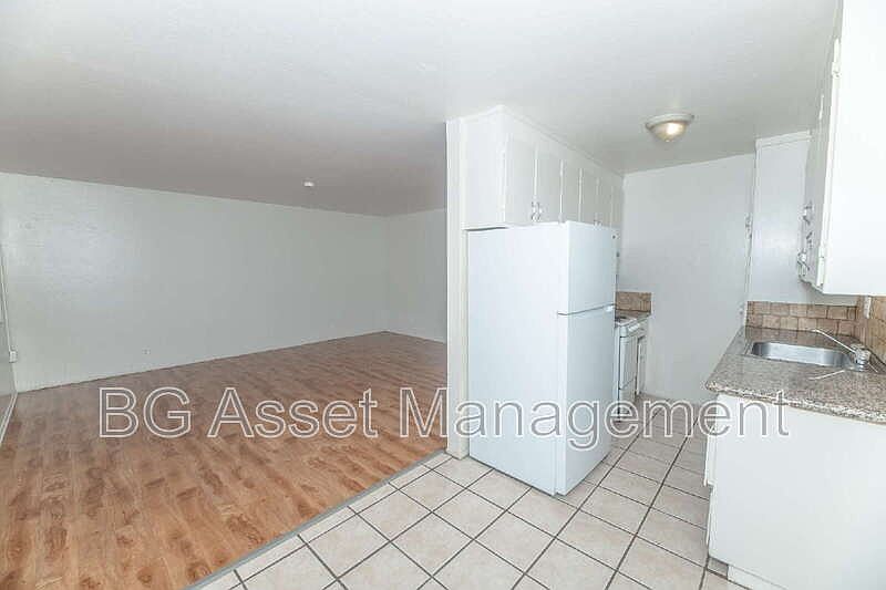 1st image of 2244 12th Ave APT 1