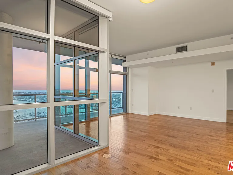 13700 Marina Pointe Dr #1801 — Photo 16