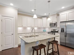 105 Secret Grove Ln, Holly Springs, NC 27540