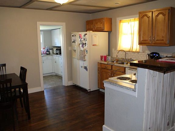 5th image of 809 Lincoln Ave