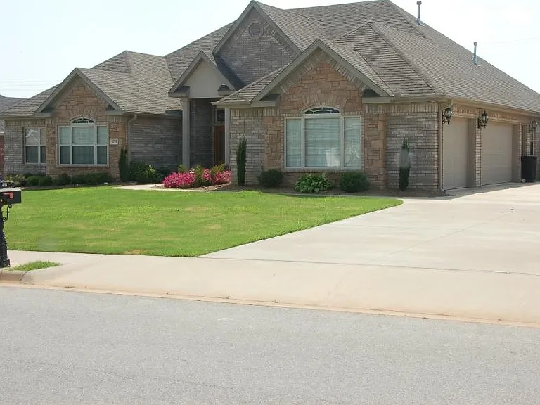 4796 Stonecrest — Photo 3