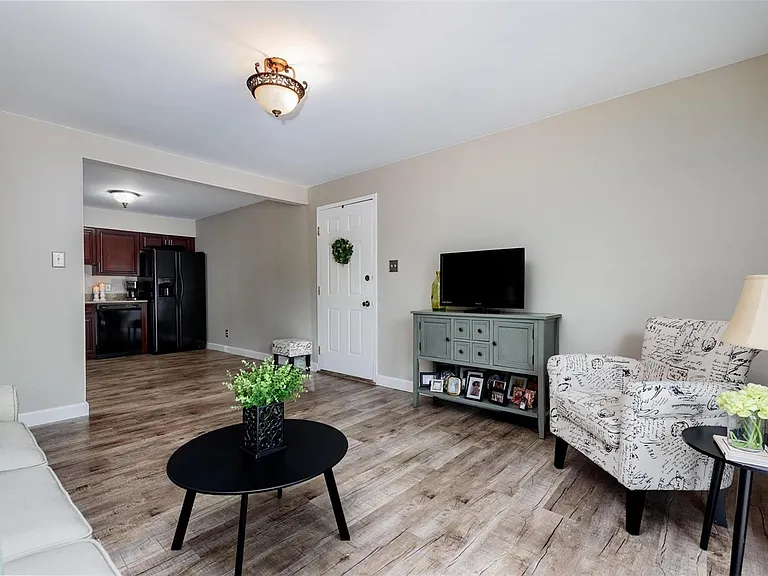 1239 Creve Coeur Crossing Ln #G — Photo 17