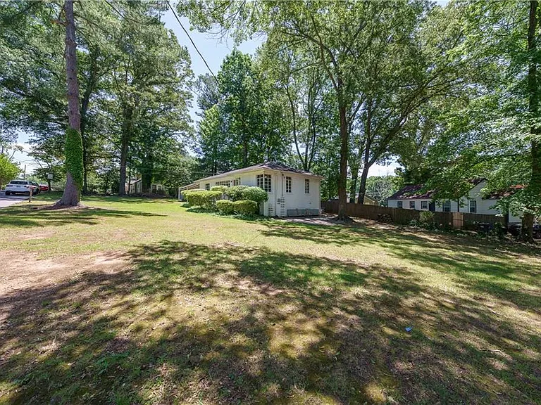 1920 W Forrest Ave — Photo 26
