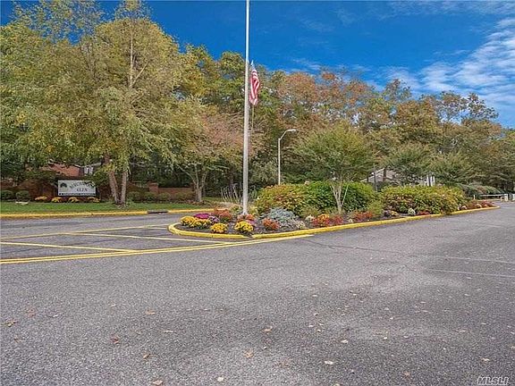 2nd image of 10 Glen Hollow Dr APT C13