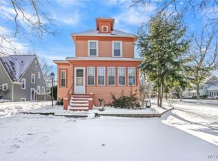 3 Pine Woods Dr, North Tonawanda, NY 14120