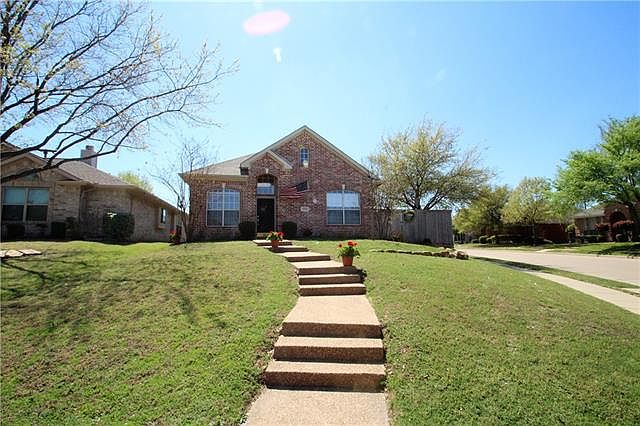 1st image of 1220 Carolyn Ln