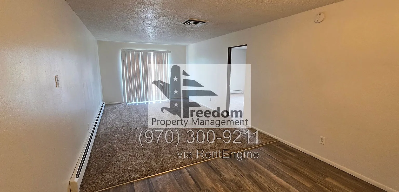 Chateau Apartments — Photo 3
