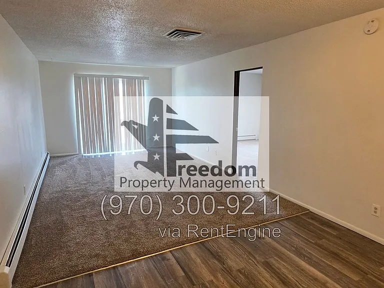 Chateau Apartments — Photo 3