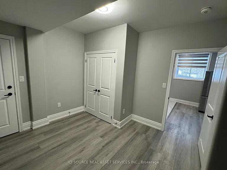 453 Thornborrow Ct #BASEMENT — Photo 3