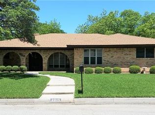 2015 Everglade Dr, Gainesville, TX 76240