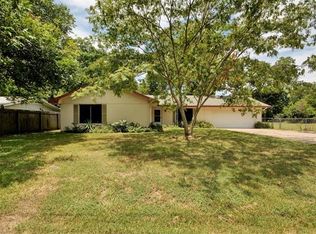 104 E 7th St, Elgin, TX 78621