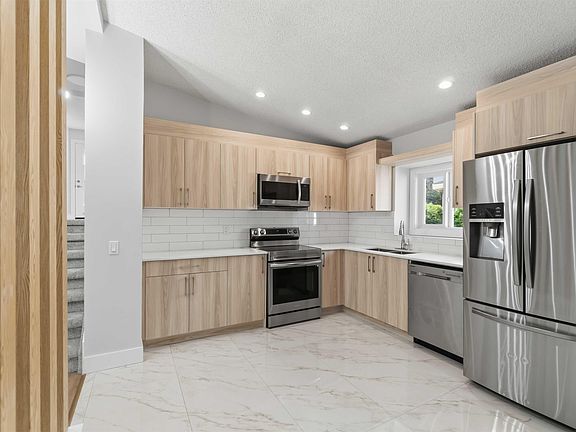 3rd image of 43 Ventnor Pl