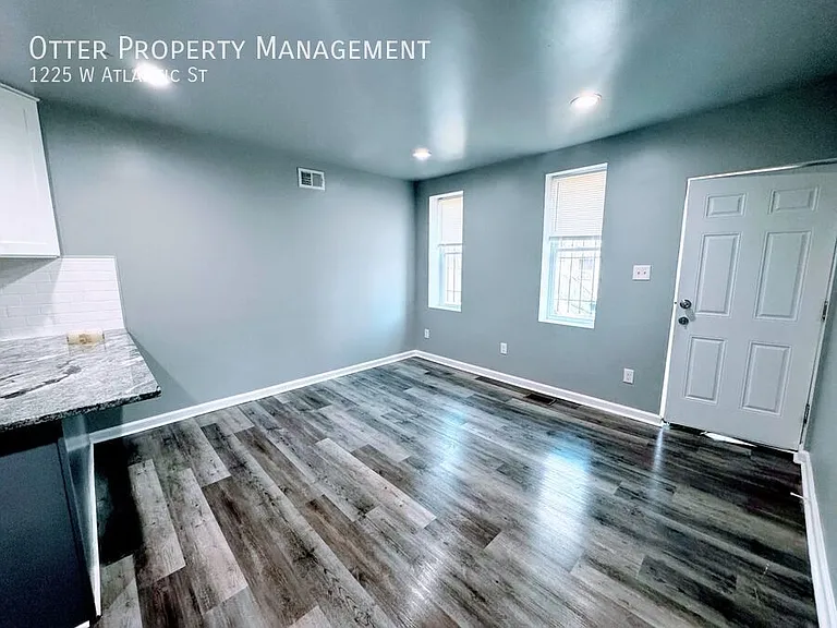 1225 W Atlantic St — Photo 6