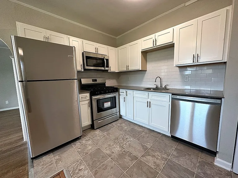 Greenside Manor — Photo 103