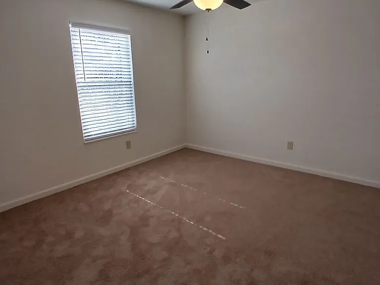 Autumn Ridge — Photo 15