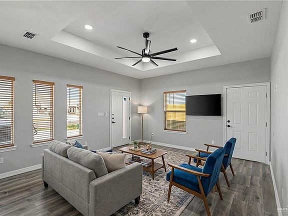 5th image of 2805 Bald Cypress Dr