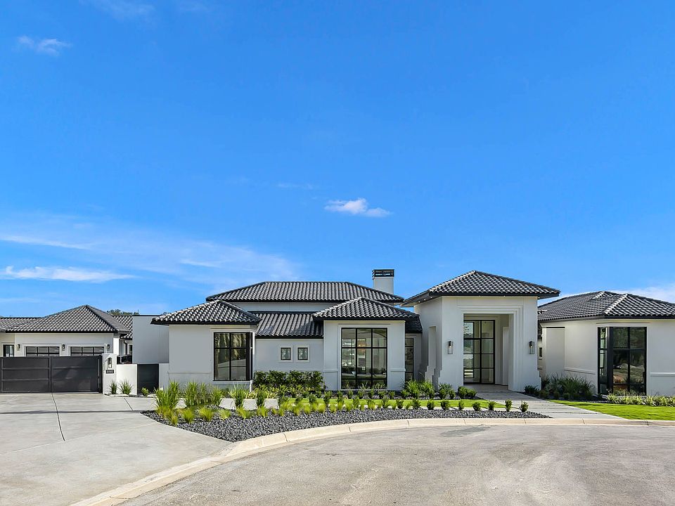 1st image of 21502 Privada Avila