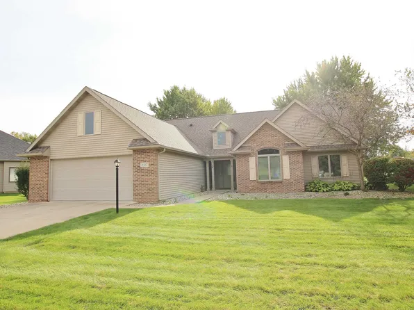 2517 Cobblestone Ln, Kendallville, IN 46755