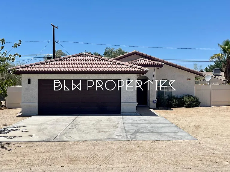 6150 Mariposa Ave — Photo 1