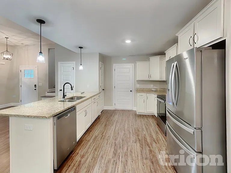223 Fieldstone Ln — Photo 5