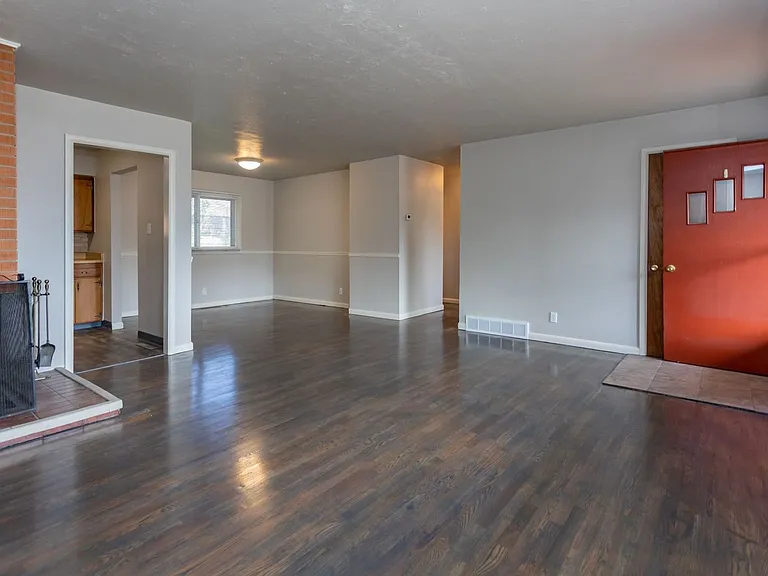 614 Ramona Ave — Photo 6