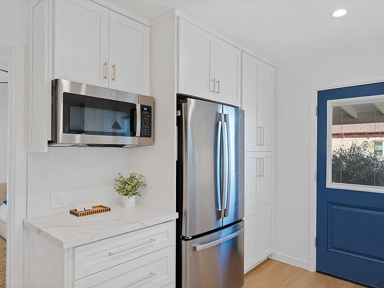 1514 E Hampton St — Photo 11