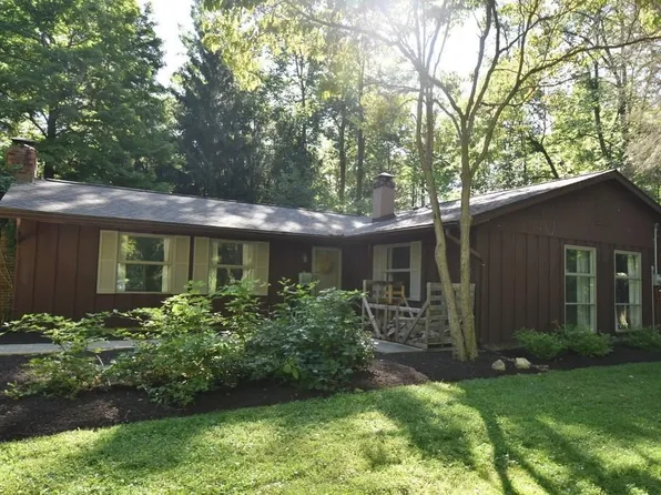 8312 Chagrin Rd, Chagrin Falls, OH 44023