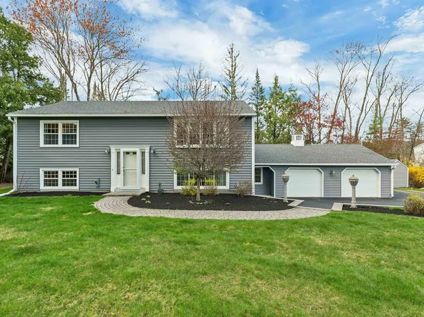 6 Castle Drive, Hooksett, NH 03106