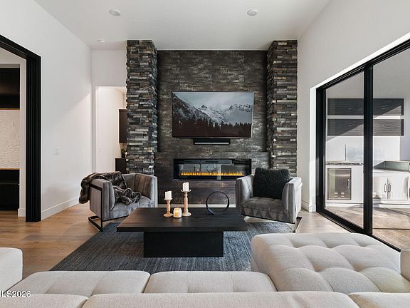 3rd image of 940 Little Star Dr