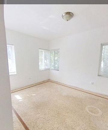 HUGE DINING ROOM WITH LOTS OF LIGHT